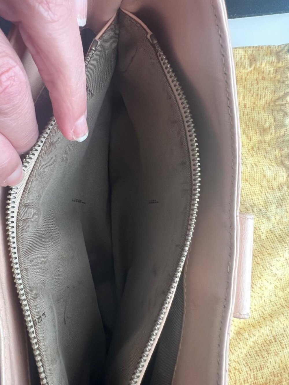 Fendi Raffia Baguette & Pale Pink Leather - Picture 16 of 16